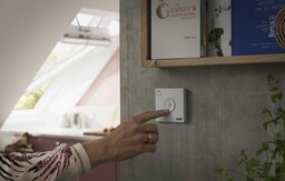 Окна Velux Woodline Классика с дистанционным управлением